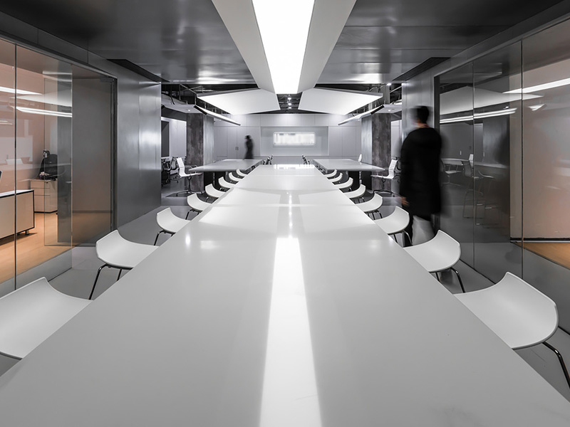 Anti-gjurm&euml; gishtash HPL