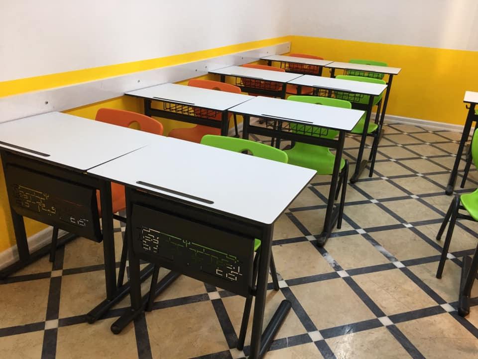 Квалитетни банц Ецоле Цомпацт Сцхоол стол и столица 2 седи на продају